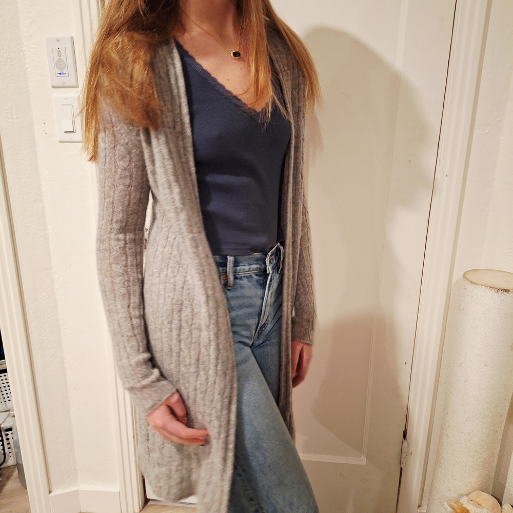 100% Cashmere Elegant Gray Women's Cardigan